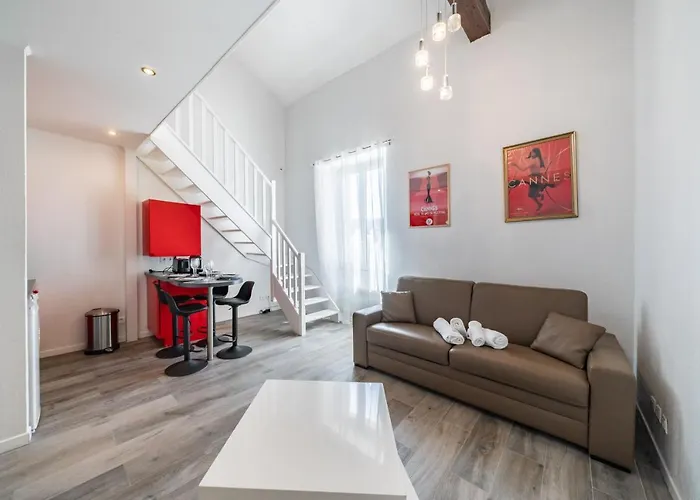 Hypercentre - Palais - Croisette - Suquet - Ay